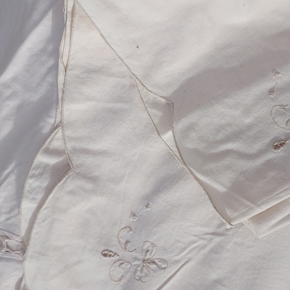 Handmade Vintage Tablecloth By Grandma - Picture 9 of 11